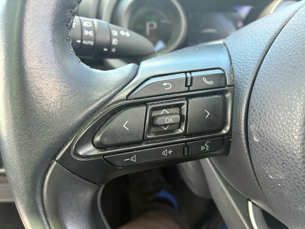 Toyota Yaris Dynamic Black #20
