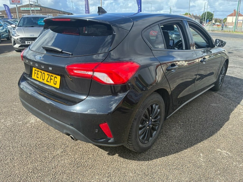 Ford Focus 1.5L Titanium Black #4