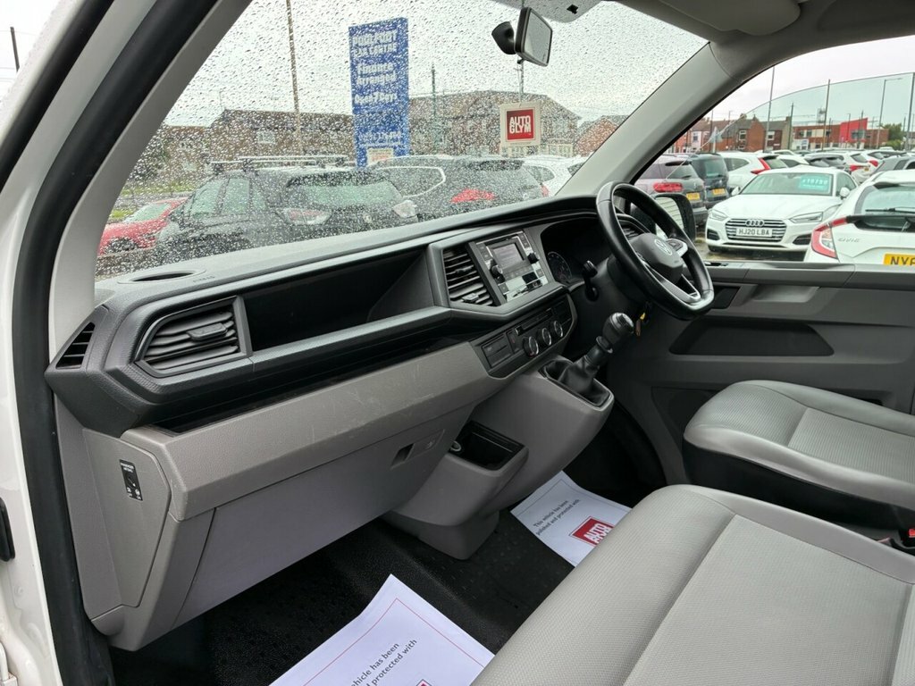 Volkswagen Transporter White #12