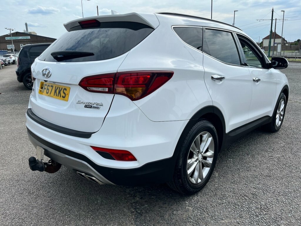 Hyundai Santa Fe 2.2L Premium White #3