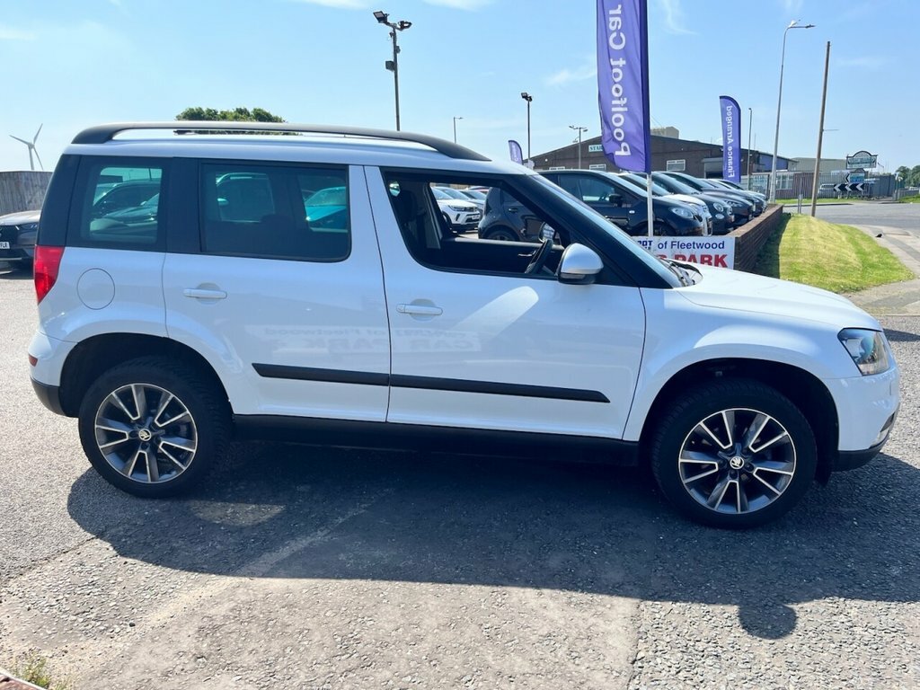 Skoda Yeti 1.2L Se Drive White #6