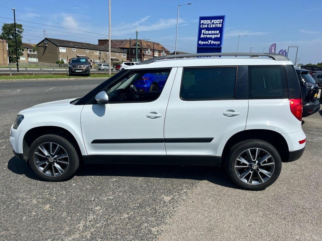 Skoda Yeti 1.2L Se Drive White #5