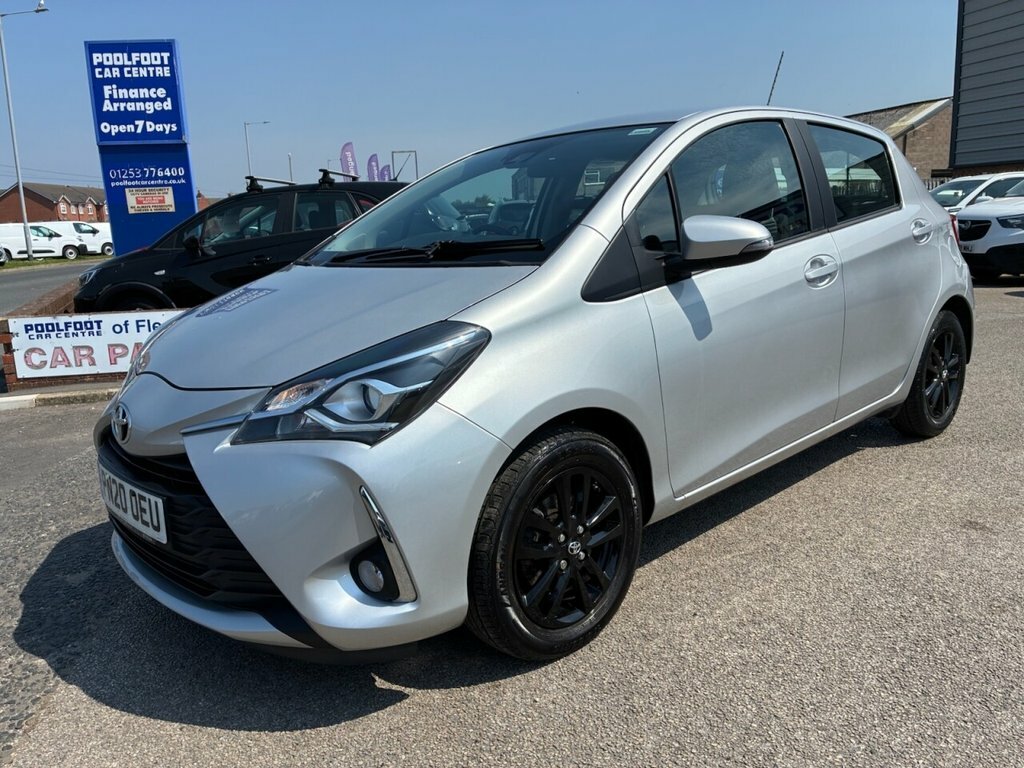 Toyota Yaris 1.5L Icon Silver #2