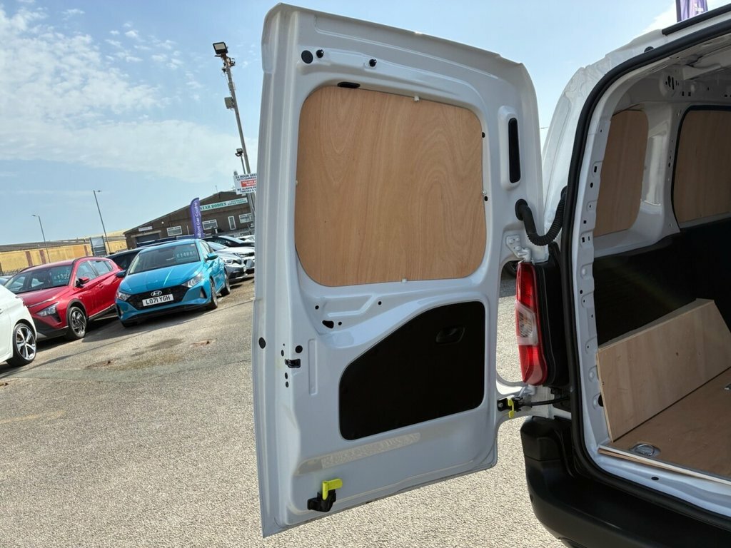 Peugeot Partner Swb L1h1 Low White #17