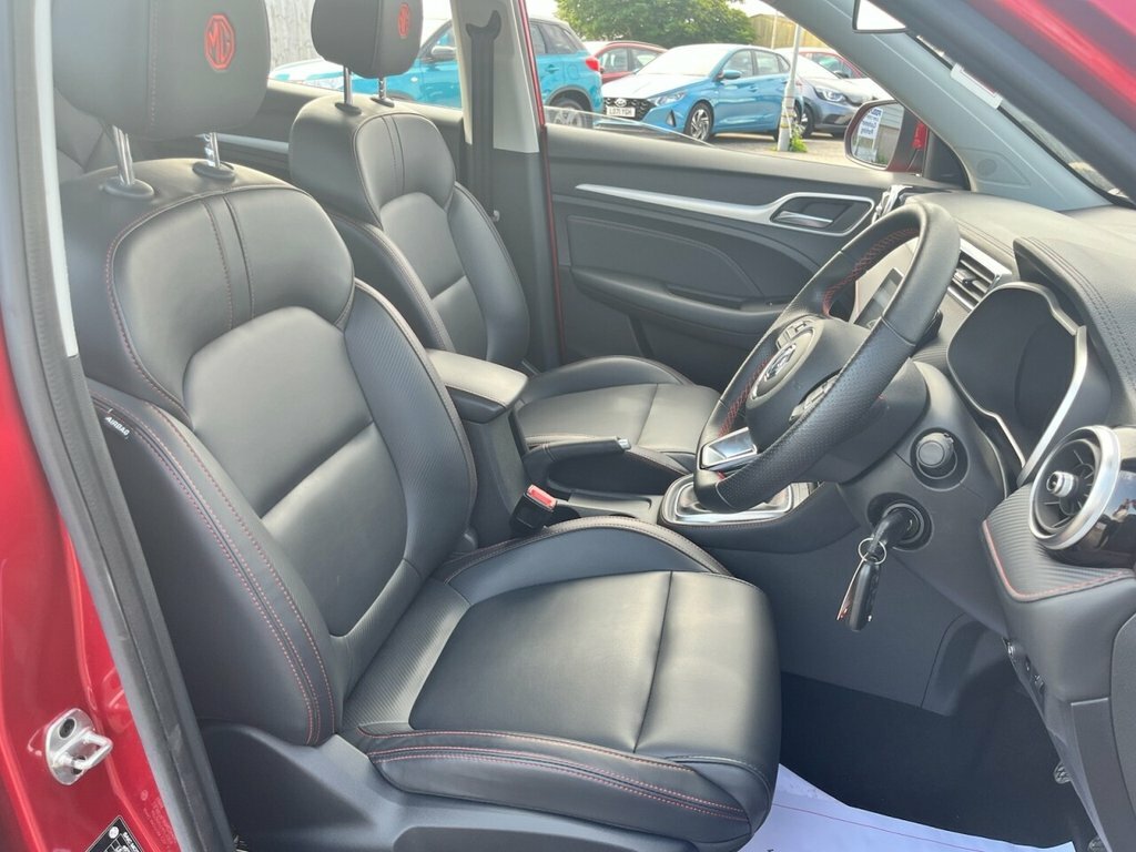MG ZS 1.5L Exclusive Red #3