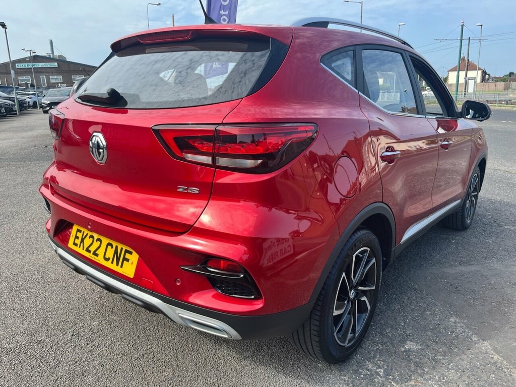 MG ZS 1.5L Exclusive Red #5