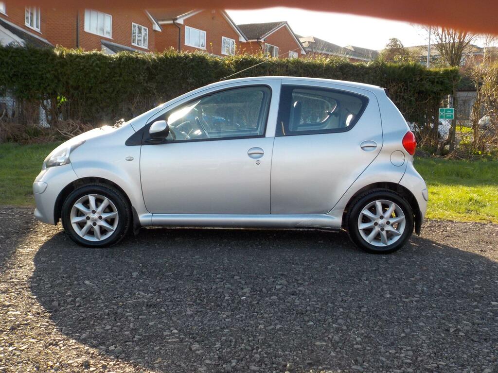 Toyota Aygo 1.0 Vvt-i Platinum Silver #2