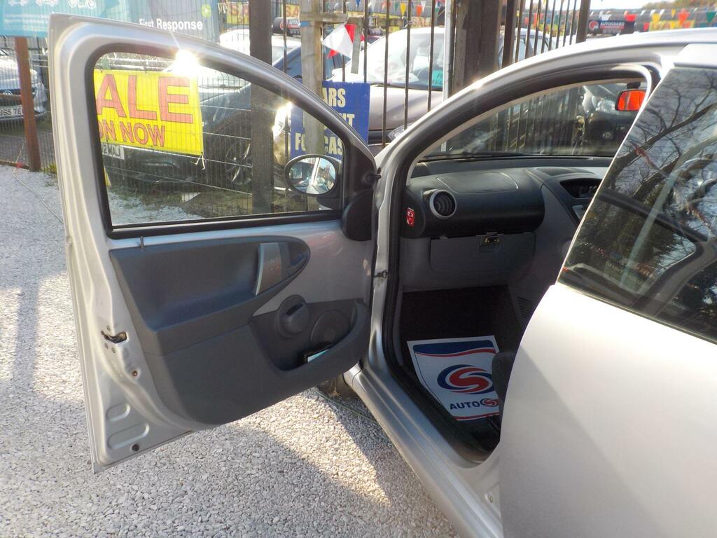 Toyota Aygo 1.0 Vvt-i Platinum Silver #25