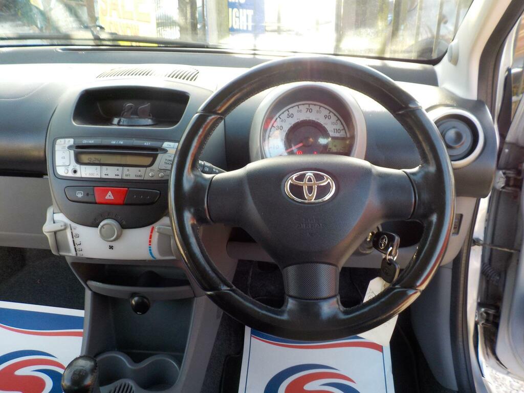 Toyota Aygo 1.0 Vvt-i Platinum Silver #14