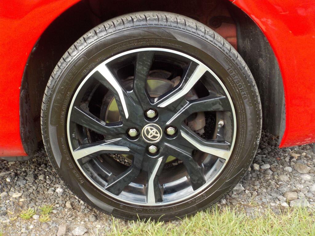 Toyota Yaris Vvt-i Icon Black #9