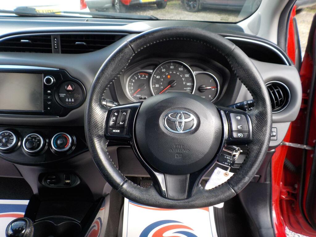 Toyota Yaris Vvt-i Icon Black #15