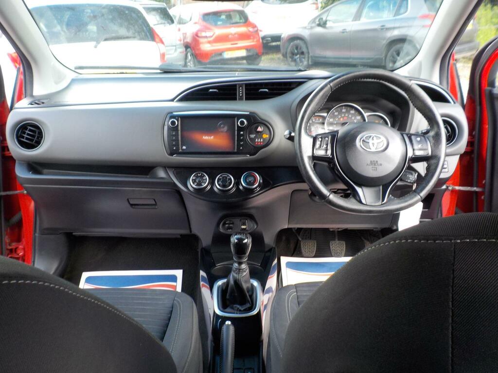 Toyota Yaris Vvt-i Icon Black #12