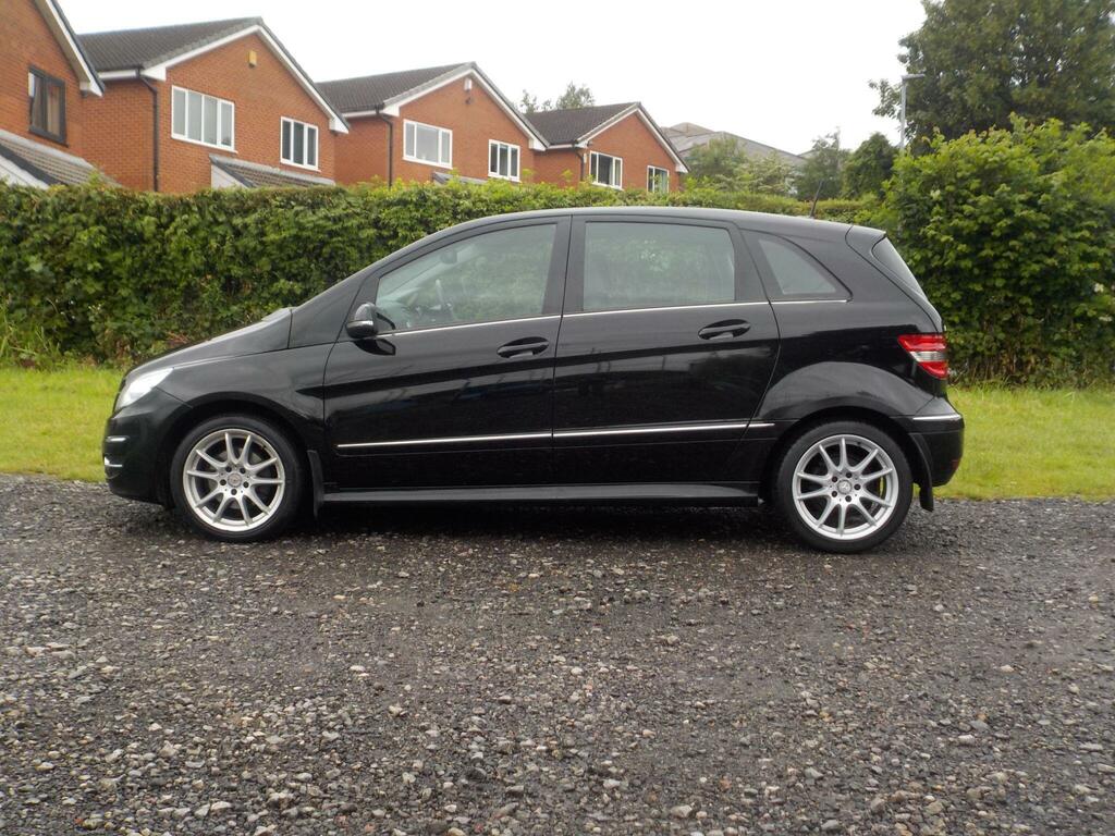 Mercedes-Benz B Class 2.0 B180 Cdi Sport Cvt Black #2