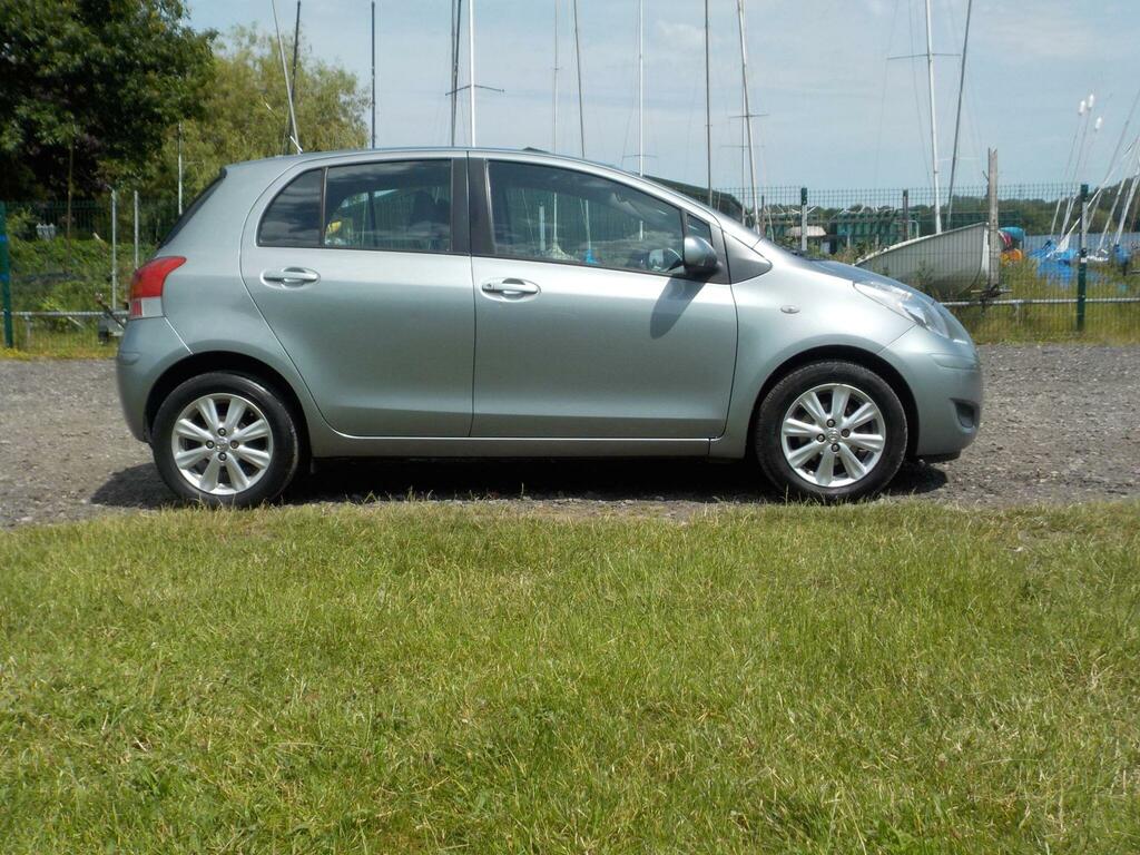 Toyota Yaris 1.33 99Bhp Sr Hatchback Red #6