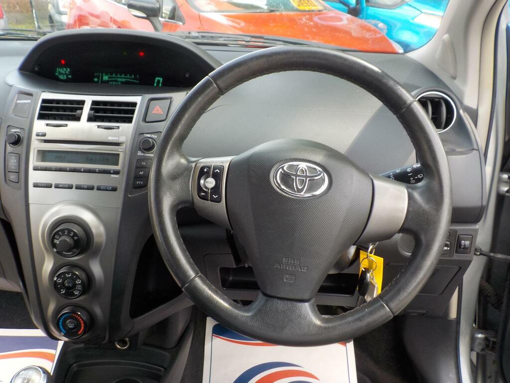 Toyota Yaris 1.33 99Bhp Sr Hatchback Red #14