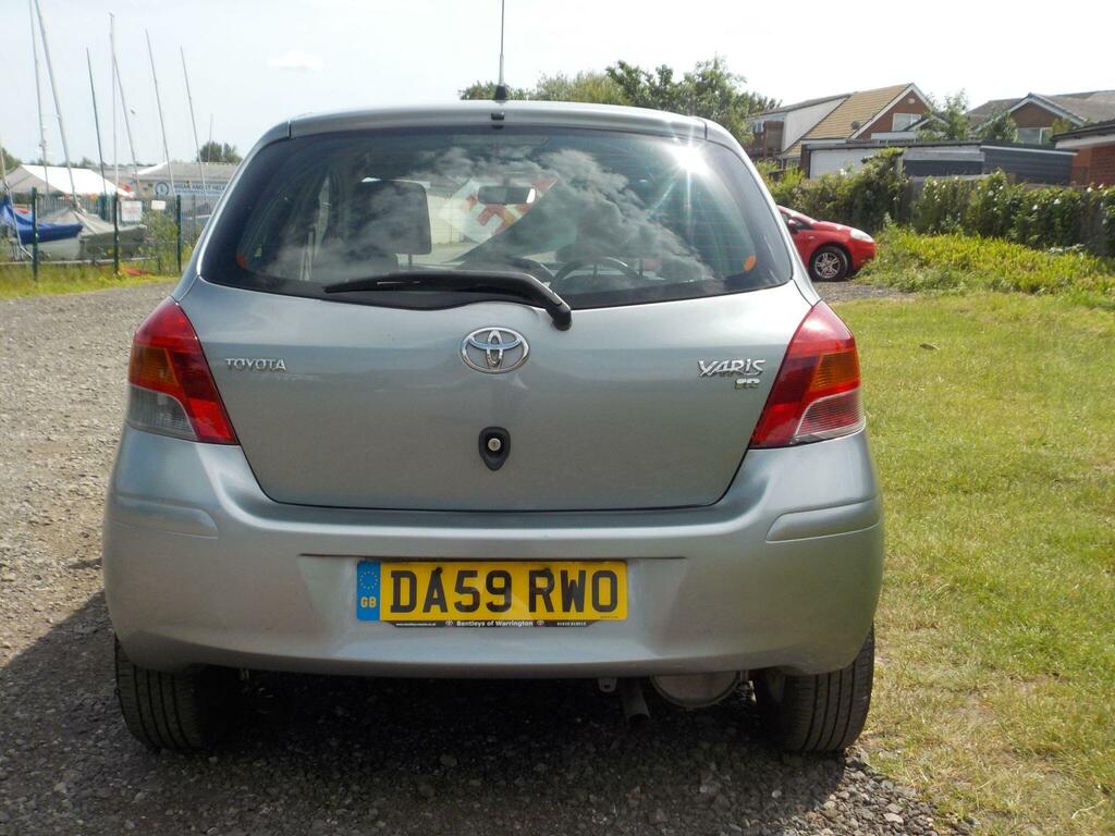 Toyota Yaris 1.33 99Bhp Sr Hatchback Red #4