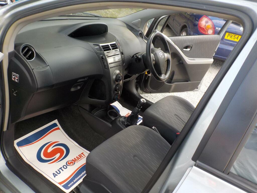 Toyota Yaris 1.33 99Bhp Sr Hatchback Red #11