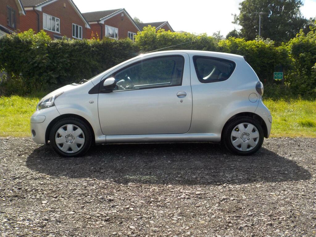 Toyota Aygo 1.0 Vvt-i Ice Euro 5 Silver #2