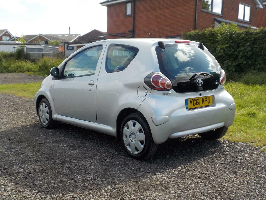 Toyota Aygo 1.0 Vvt-i Ice Euro 5 Silver #3