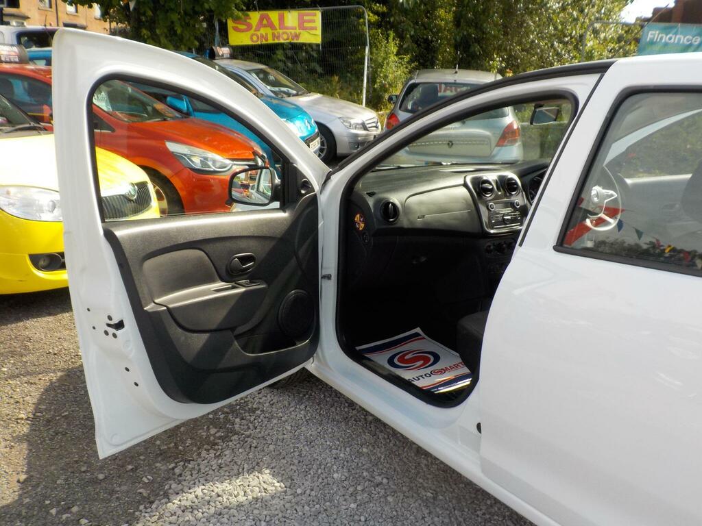 Dacia Sandero  White #28