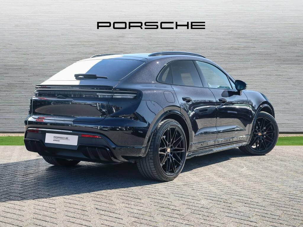 Porsche Macan Gts Electric Black #2