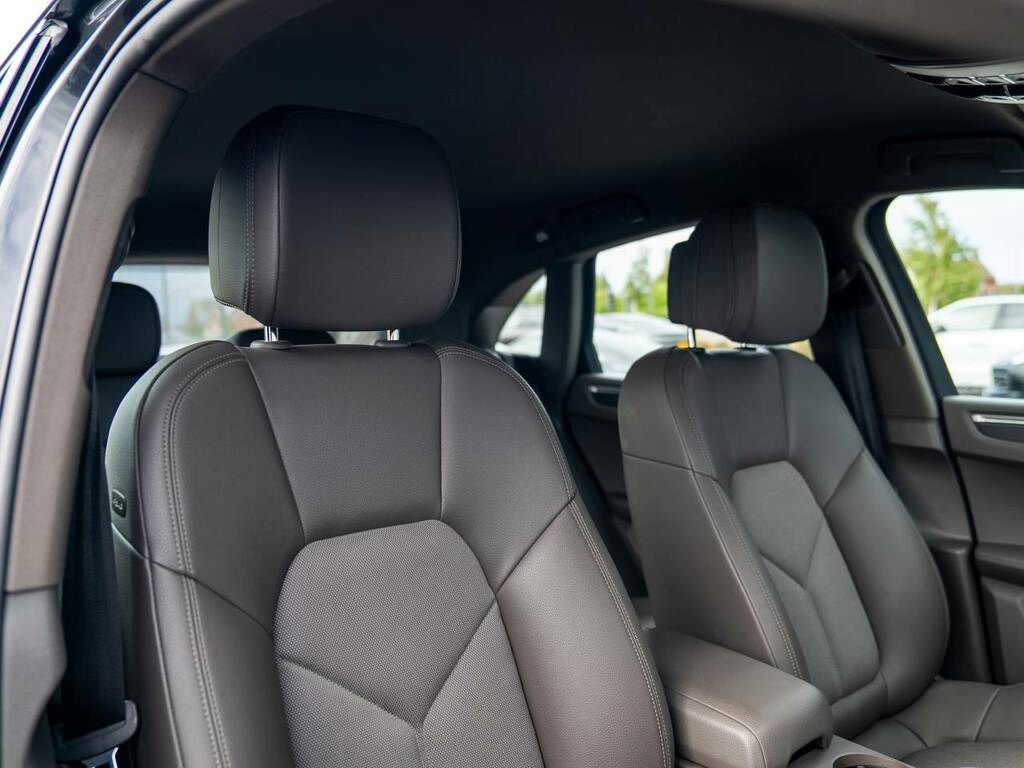 Porsche Macan Suv Grey #5