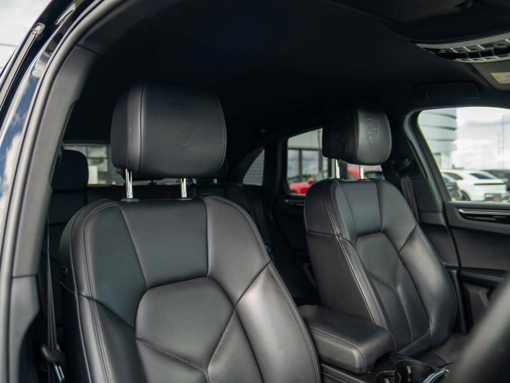 Porsche Macan My23  Black #5