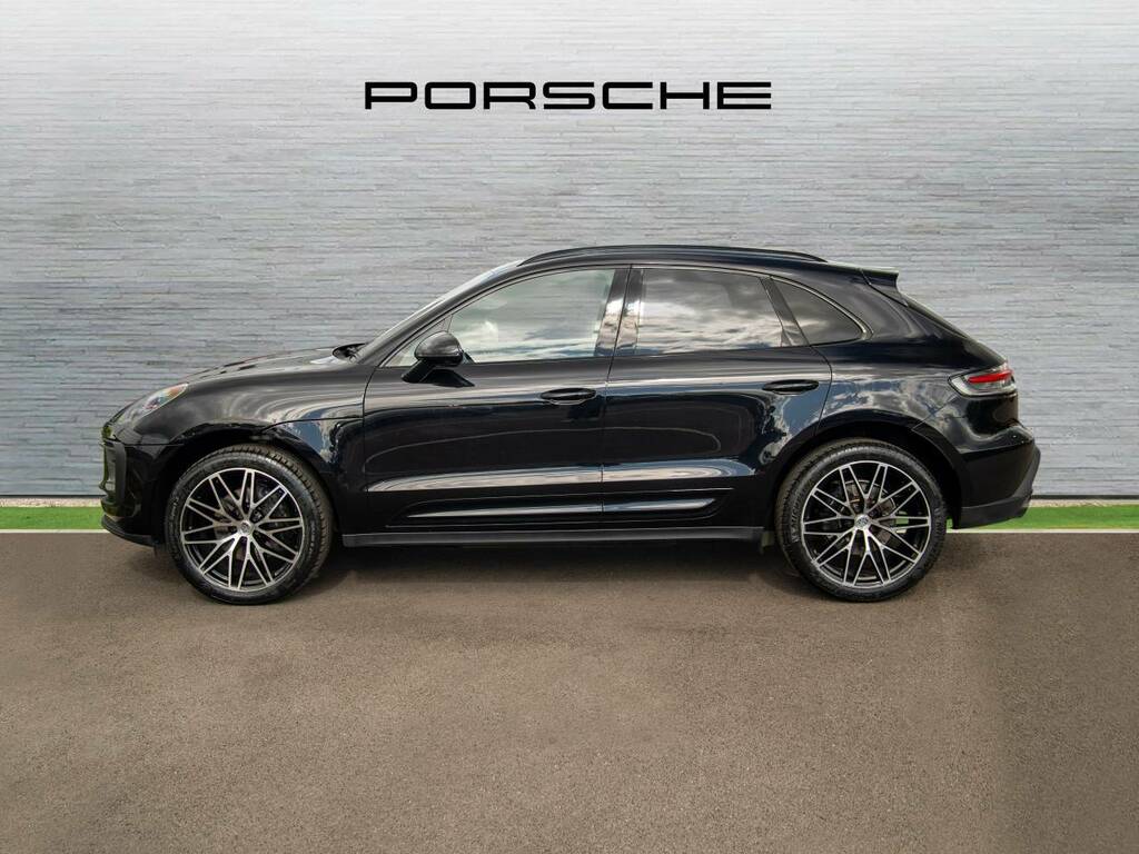 Porsche Macan My23  Black #2