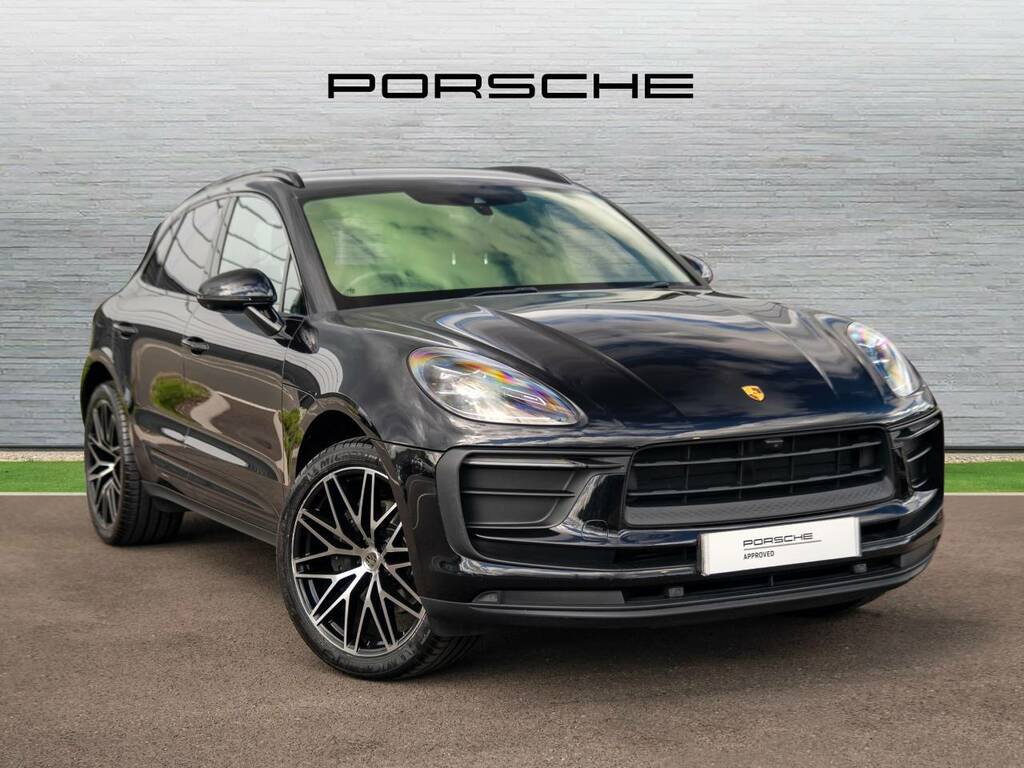 Porsche Macan My23 Black