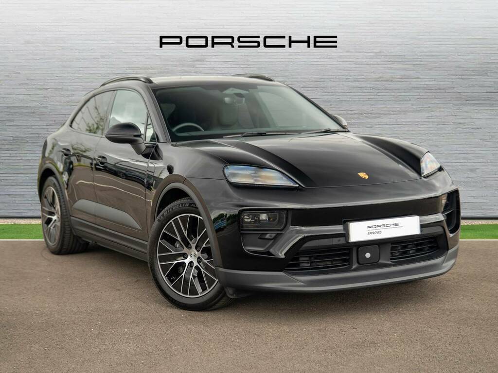 Porsche Macan Electric Black