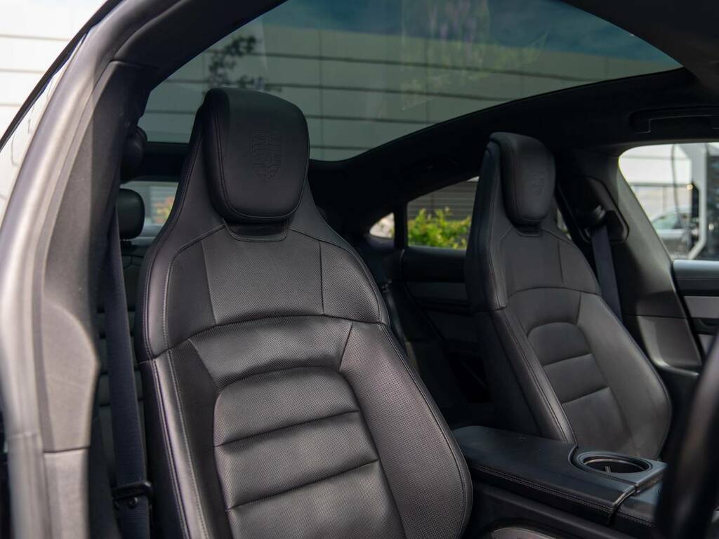 Porsche Taycan 4S Black #5