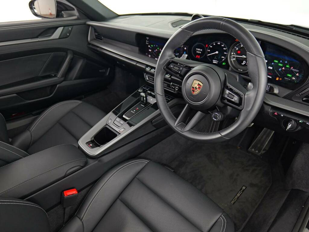 Porsche 911 Targa 4 My24 Black #5