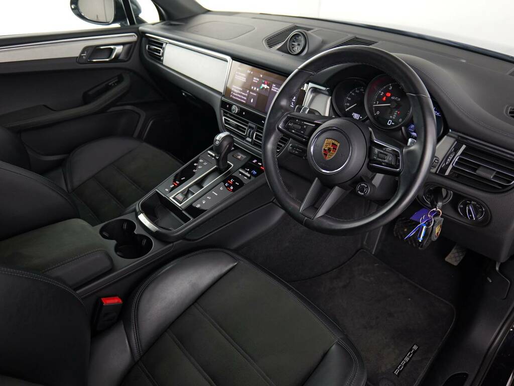 Porsche Macan Gts My24 Black #4