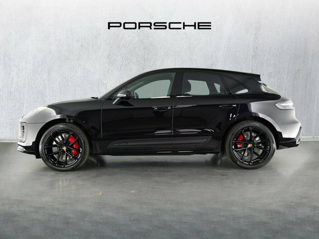 Porsche Macan Gts Black #2