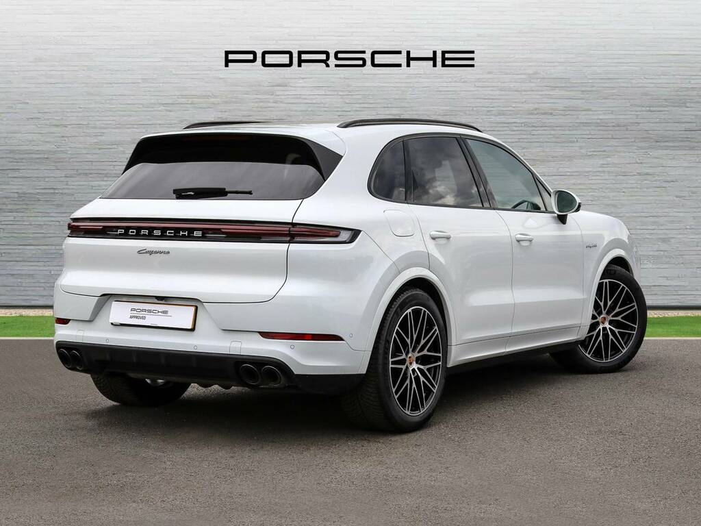 Porsche Cayenne E-hybrid White #3