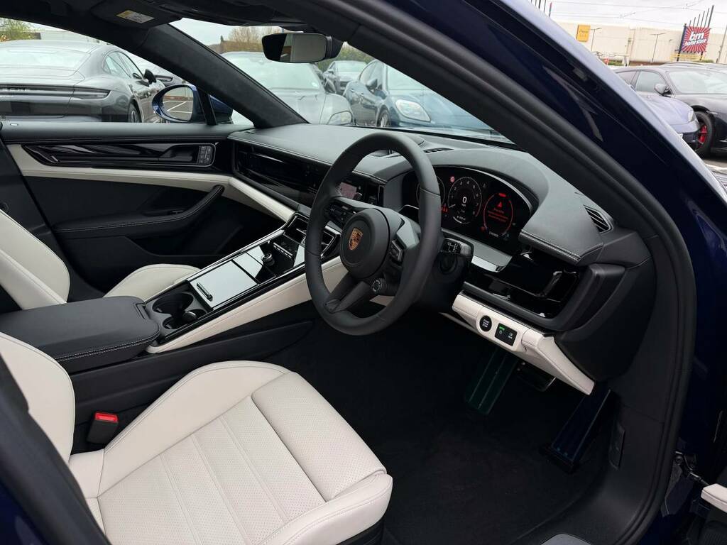 Porsche Panamera 4 E-hybrid Blue #4