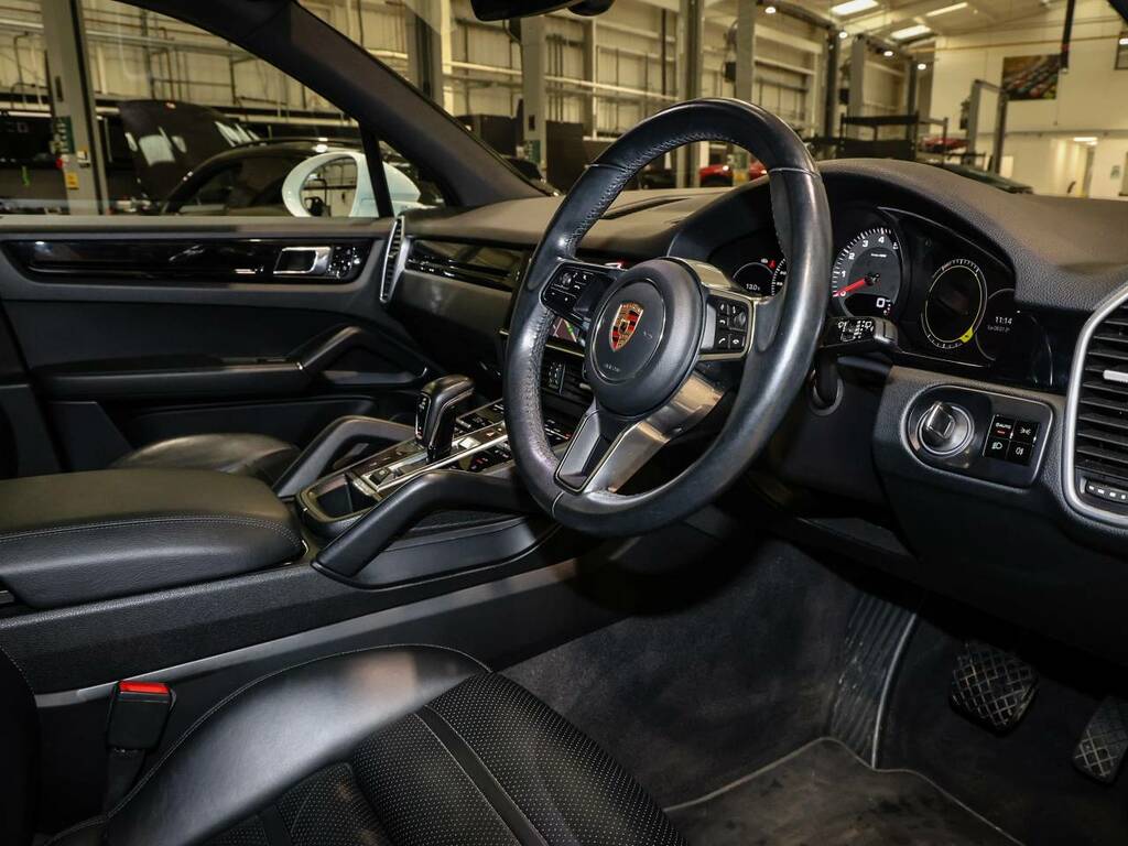 Porsche Cayenne Suv White #4
