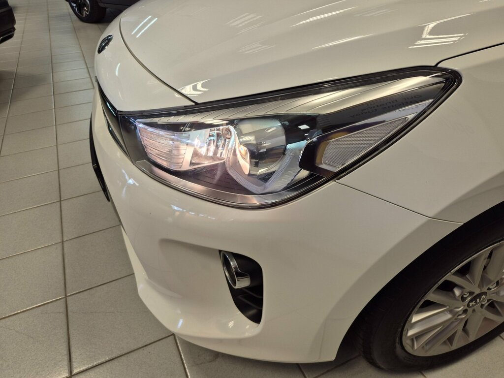 Kia RIO 1.2 1 Isg 83 Bhp. 2020 Model Year-ac-bluetooth White #6