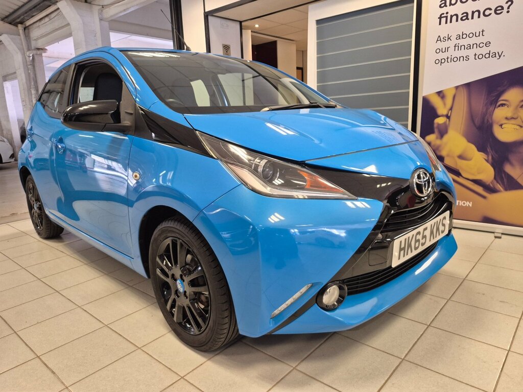 Toyota Aygo Hatchback White #11