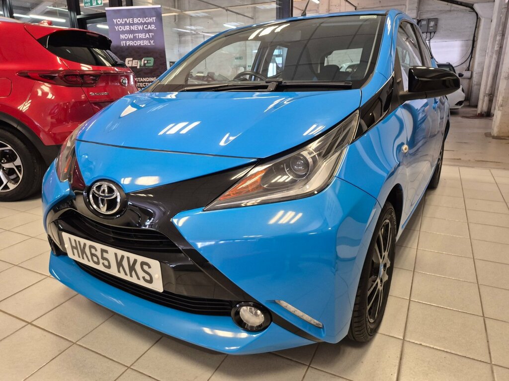 Toyota Aygo Hatchback White #12