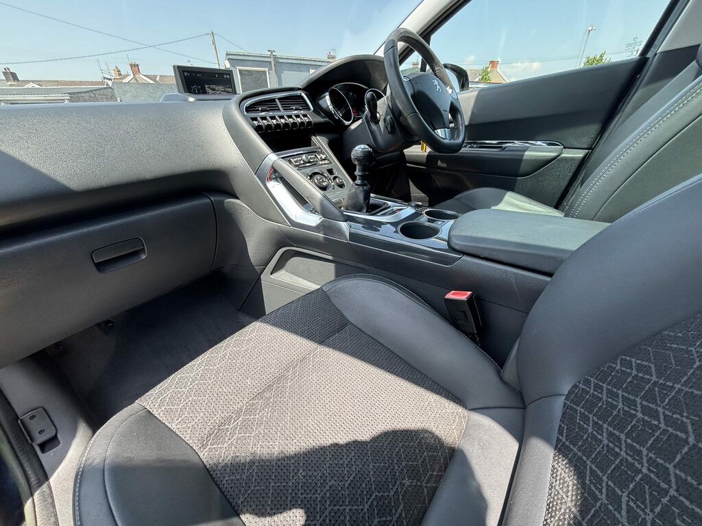 Peugeot 3008 Active White #20