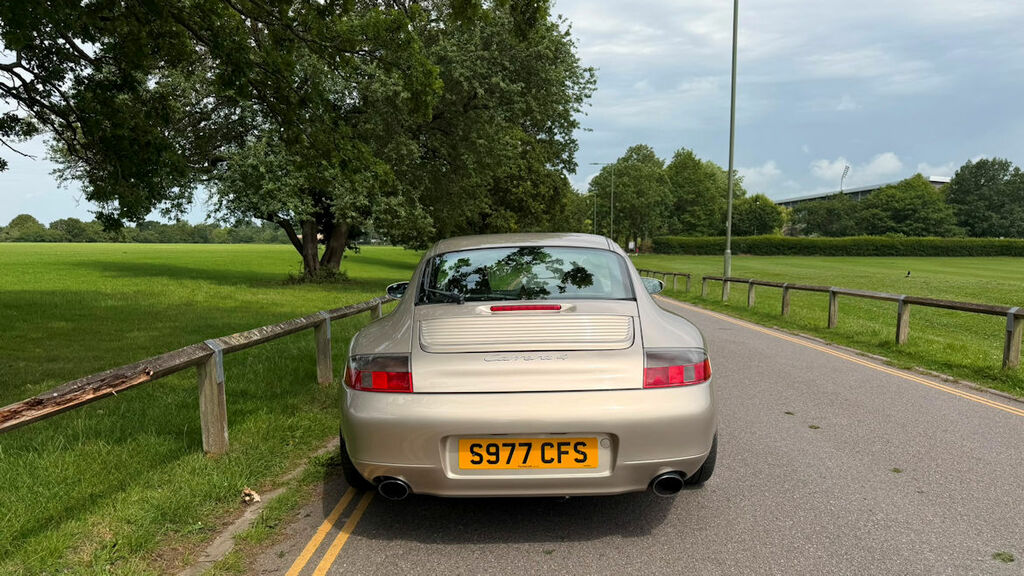 Porsche 911 C4 Coupe Tiptronic A Really Nice Low Mileage Usabl  #4