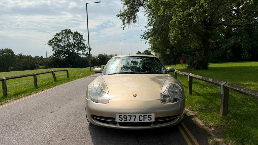 Porsche 911 C4 Coupe Tiptronic A Really Nice Low Mileage Usabl  #5