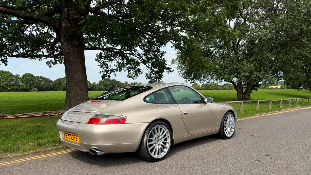 Porsche 911 C4 Coupe Tiptronic A Really Nice Low Mileage Usabl  #3