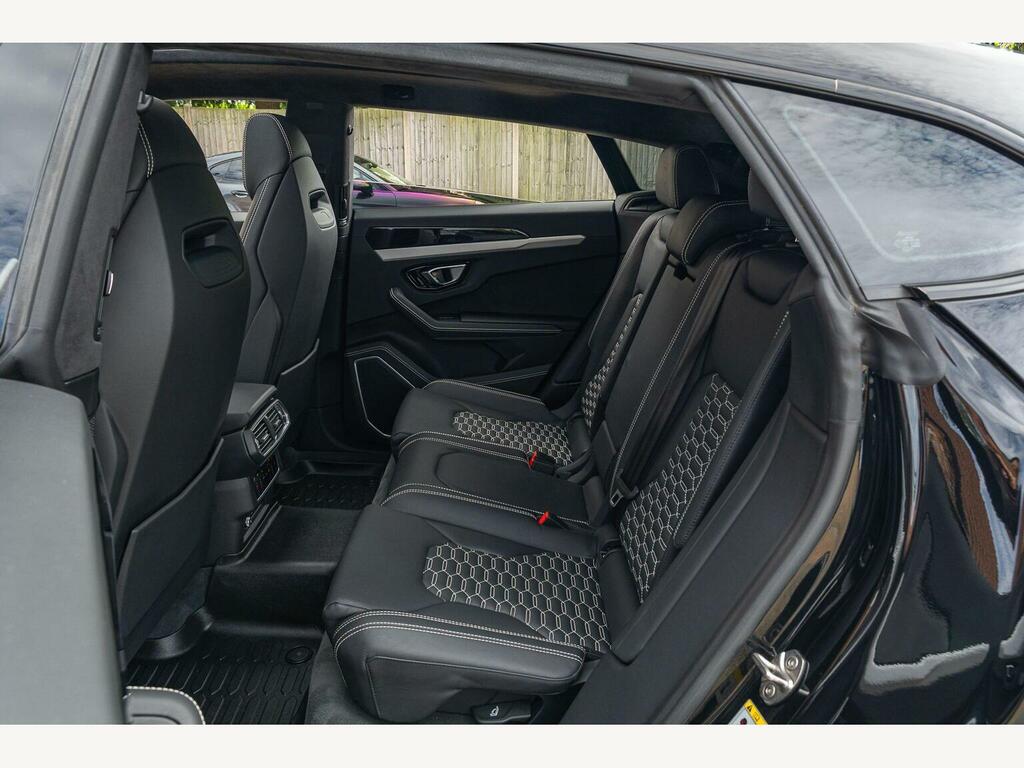 Lamborghini Urus Estate Grey #26