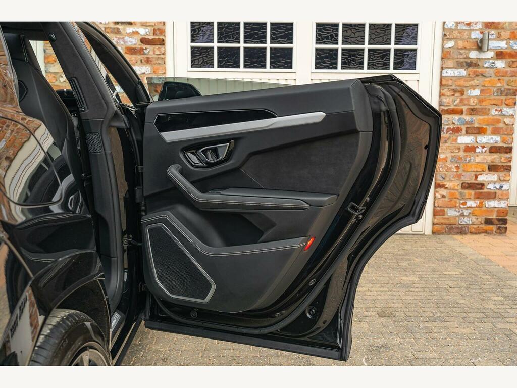 Lamborghini Urus Estate Grey #33
