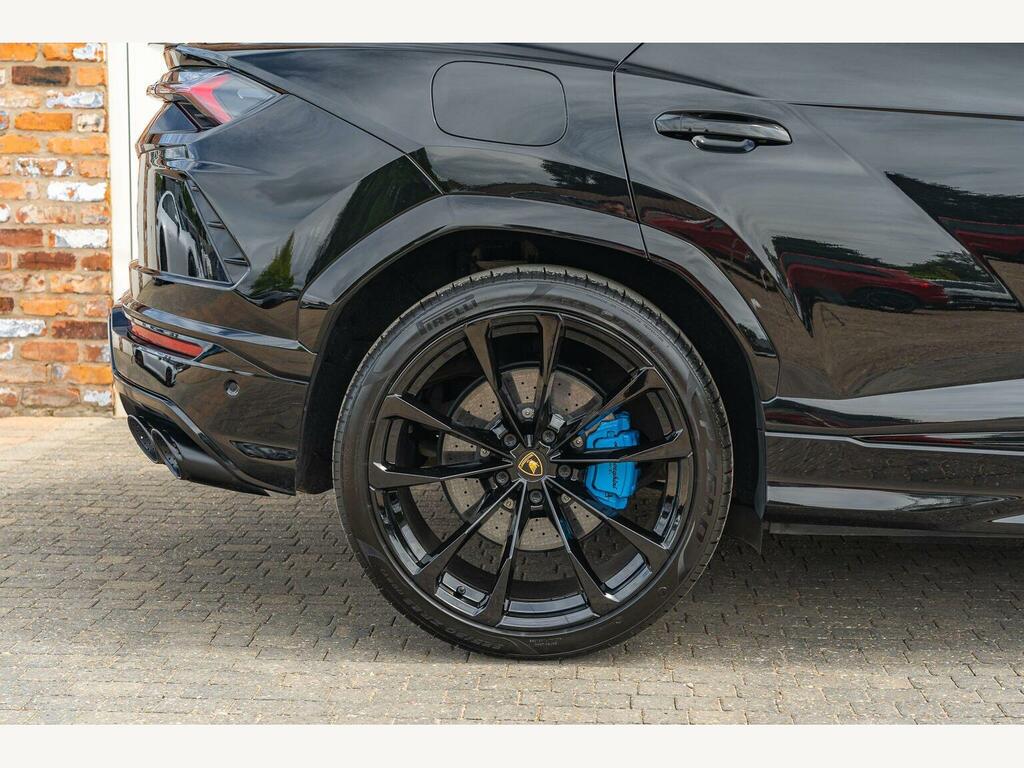 Lamborghini Urus Estate Grey #18