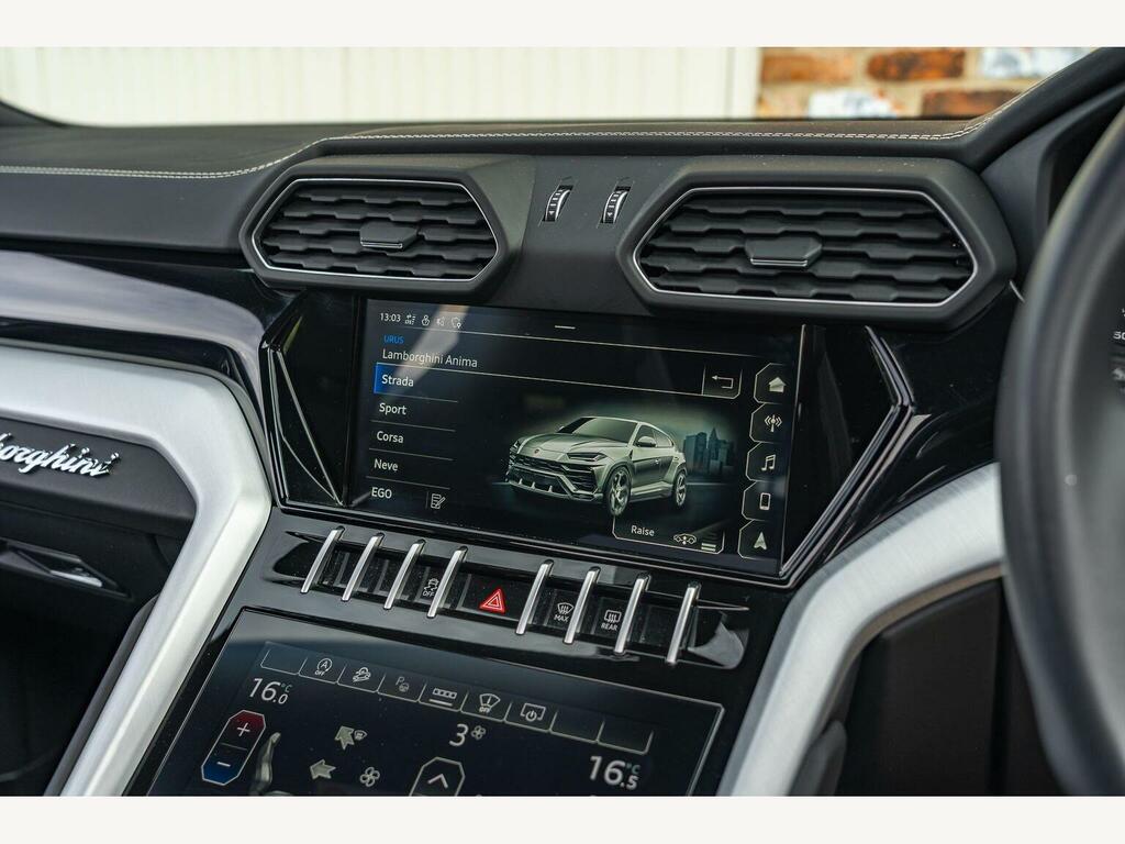Lamborghini Urus Estate Grey #50