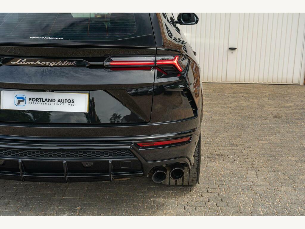 Lamborghini Urus Estate Grey #14