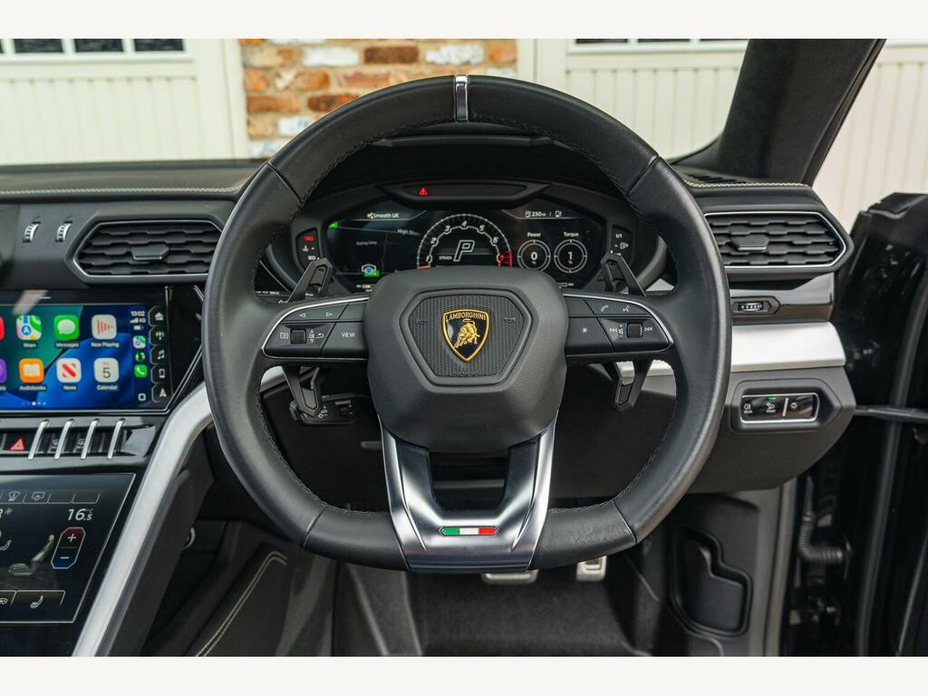 Lamborghini Urus Estate Grey #40